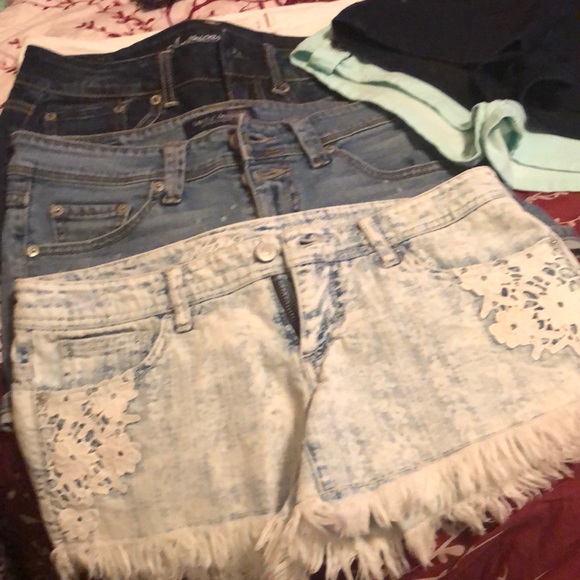 Women’s Shorts Levi,American E ,Hollister Refuge - Picture 5 of 6